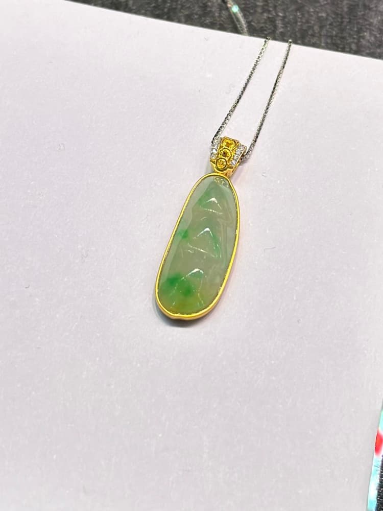 18k金镶嵌黄加绿福豆翡翠吊坠项链 - 详情图 4