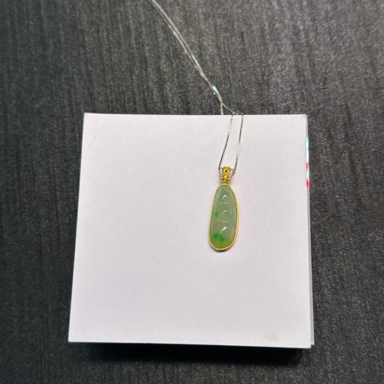 18k金镶嵌黄加绿福豆翡翠吊坠项链 - 详情图 3