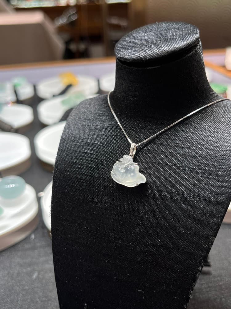 18k金翡翠雪花棉天鹅吊坠项链 - 详情图 1