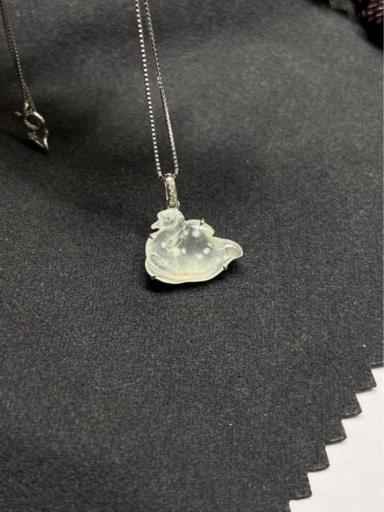 18k金翡翠雪花棉天鹅吊坠项链 - 详情图 2