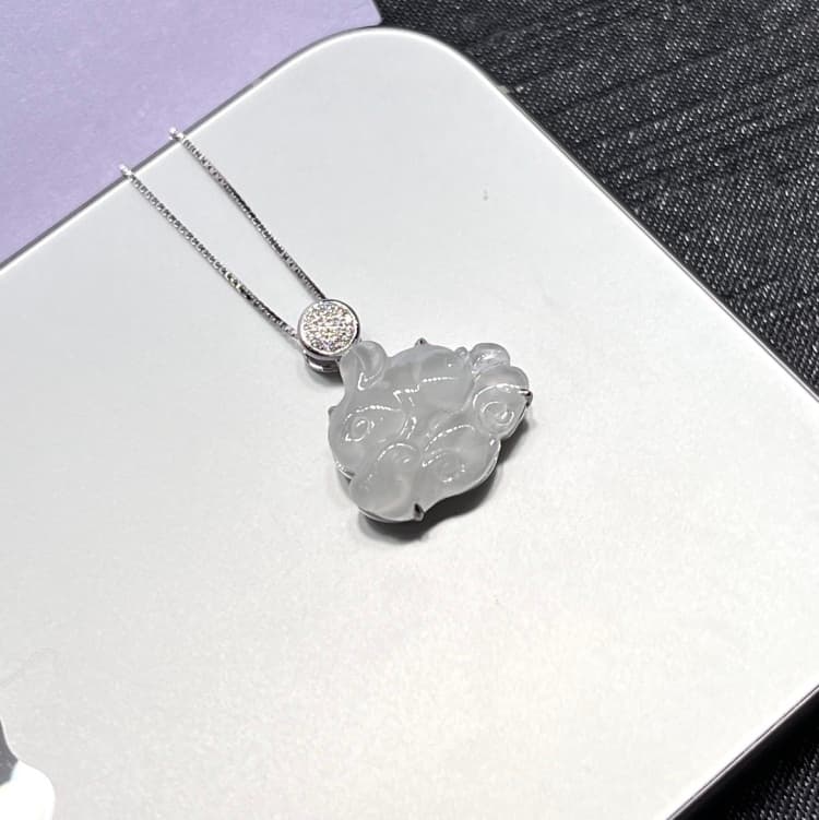 18k金镶嵌翡翠雪花棉冰兔子项链吊坠 - 5