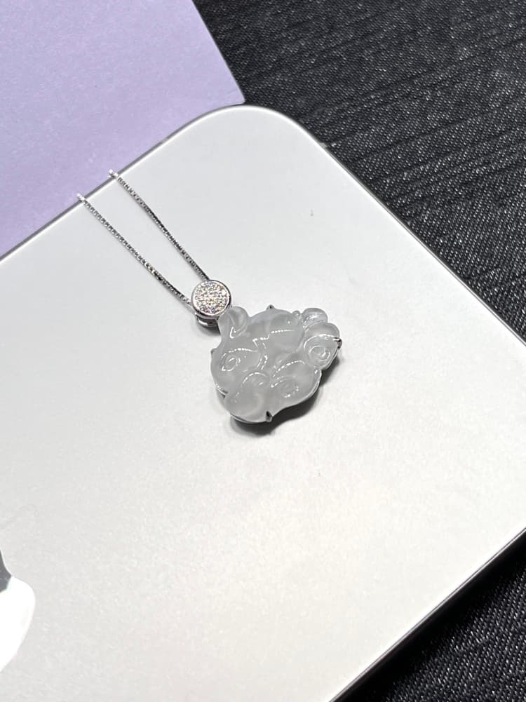 18k金镶嵌翡翠雪花棉冰兔子项链吊坠 - 详情图 3