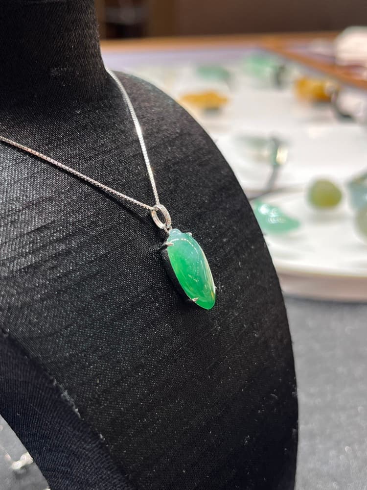 翡翠绿佛瓜项链吊坠 - 详情图 4