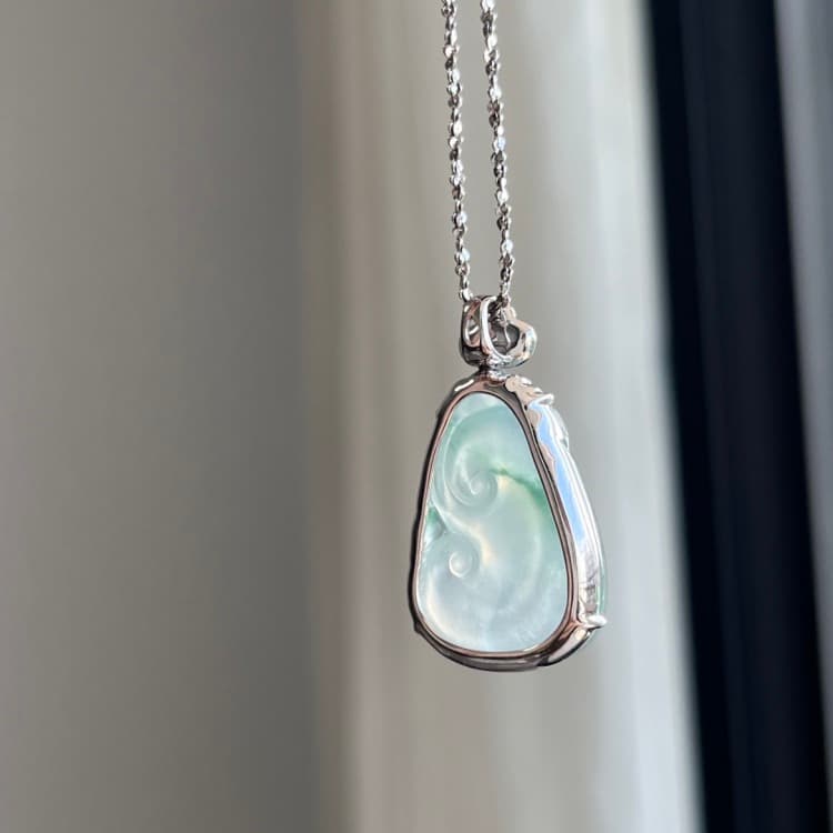 18k金镶嵌 翡翠冰飘花如意 - 2