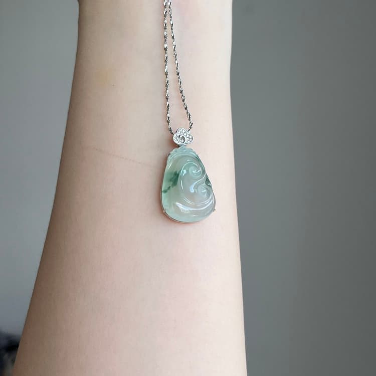 18k金镶嵌 翡翠冰飘花如意 - 4