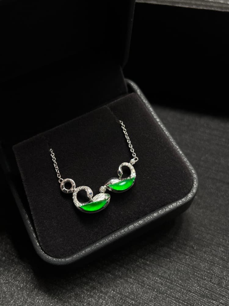 18k金镶嵌天鹅绿吊坠 - 详情图 2