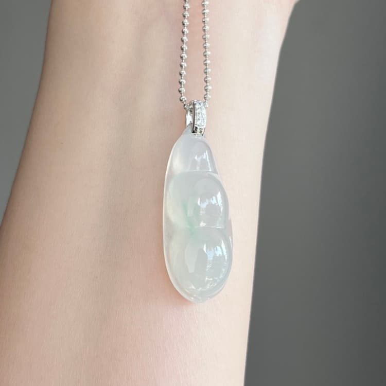 18k金镶嵌飘色厚豆子 福豆翡翠