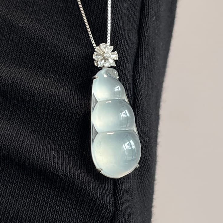 18k金镶嵌白冰厚装豆子 福豆