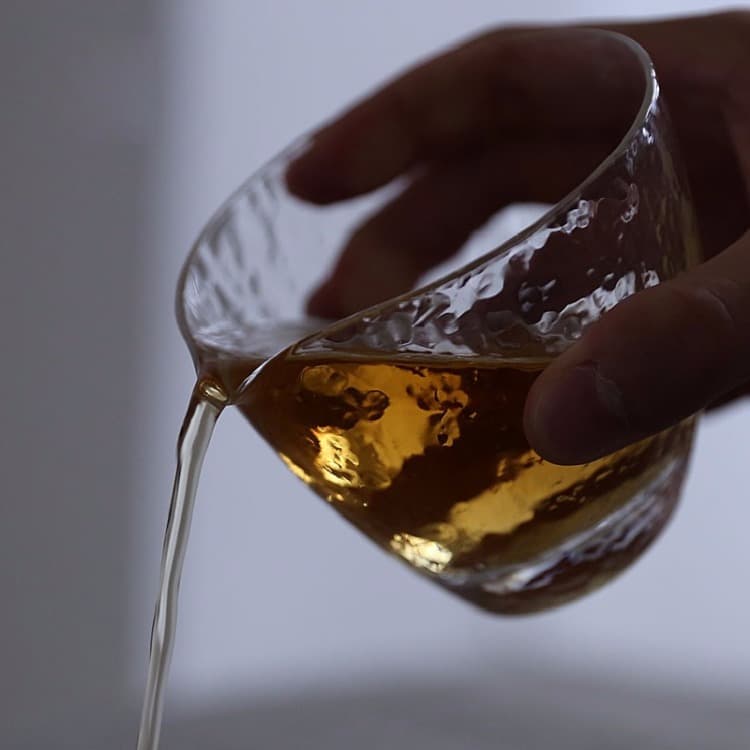 手工吹制 锤目纹水晶公道杯 - 3